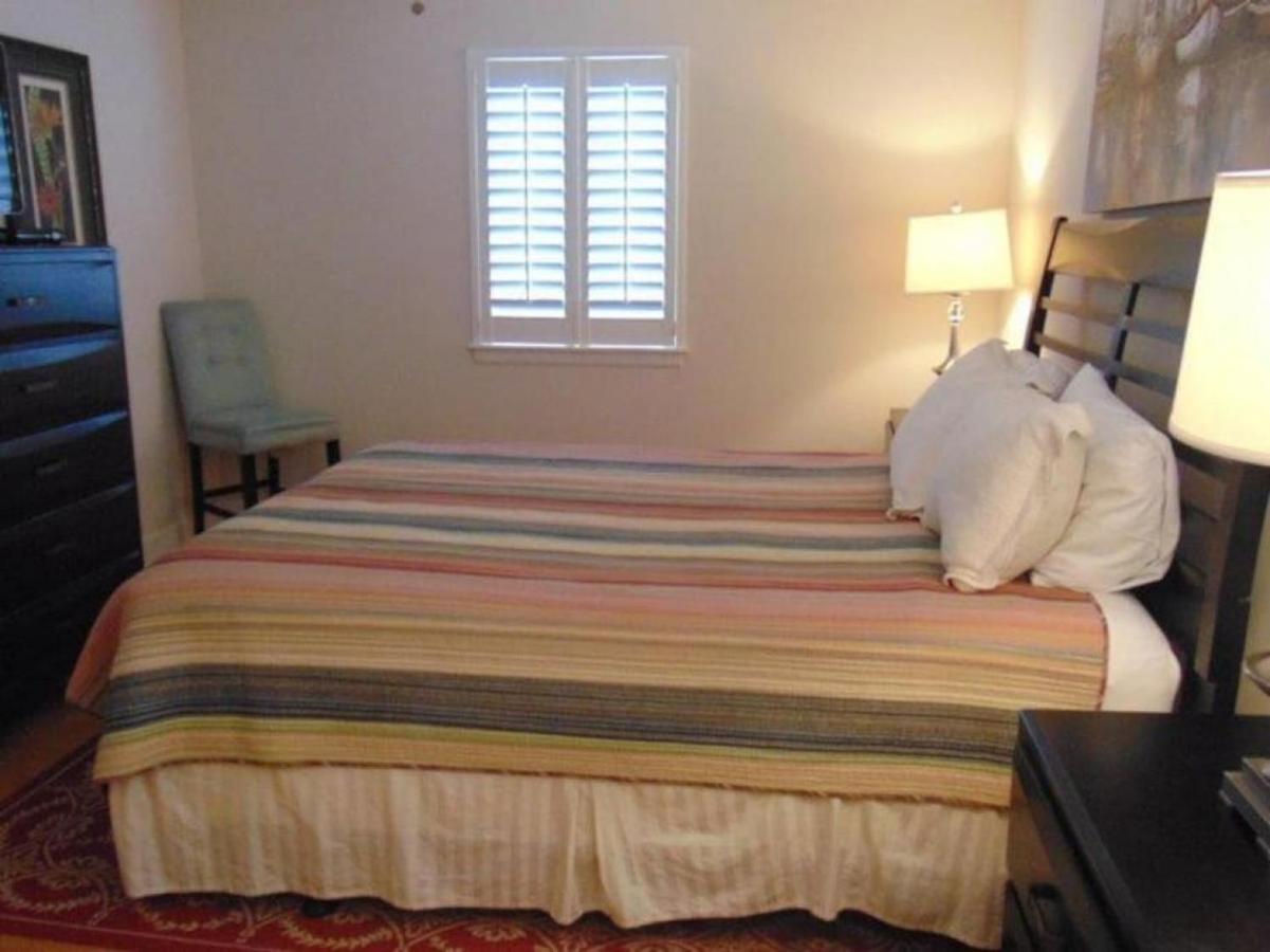 W2 Ocean Walk Resort Upstairs 2 Bed King And Two Twins Next To Back Pool St. Simons Island Exterior foto